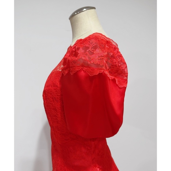 Union Made ILGWU Vintage 1980s Red Lace and Satin Formal Dress Size M/L - Picture 6 of 11